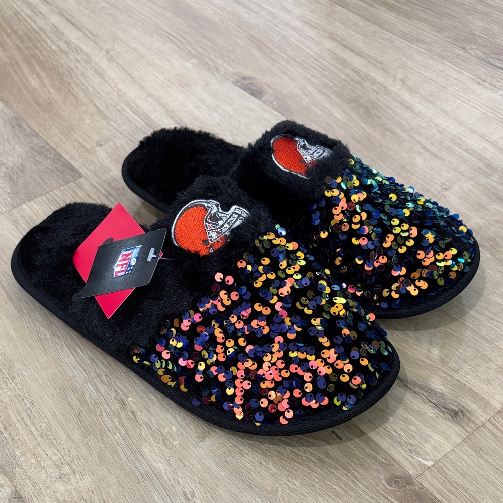 NEW Women’s FOCO Cleveland Browns Glitter Slippers - Picture 1 of 5